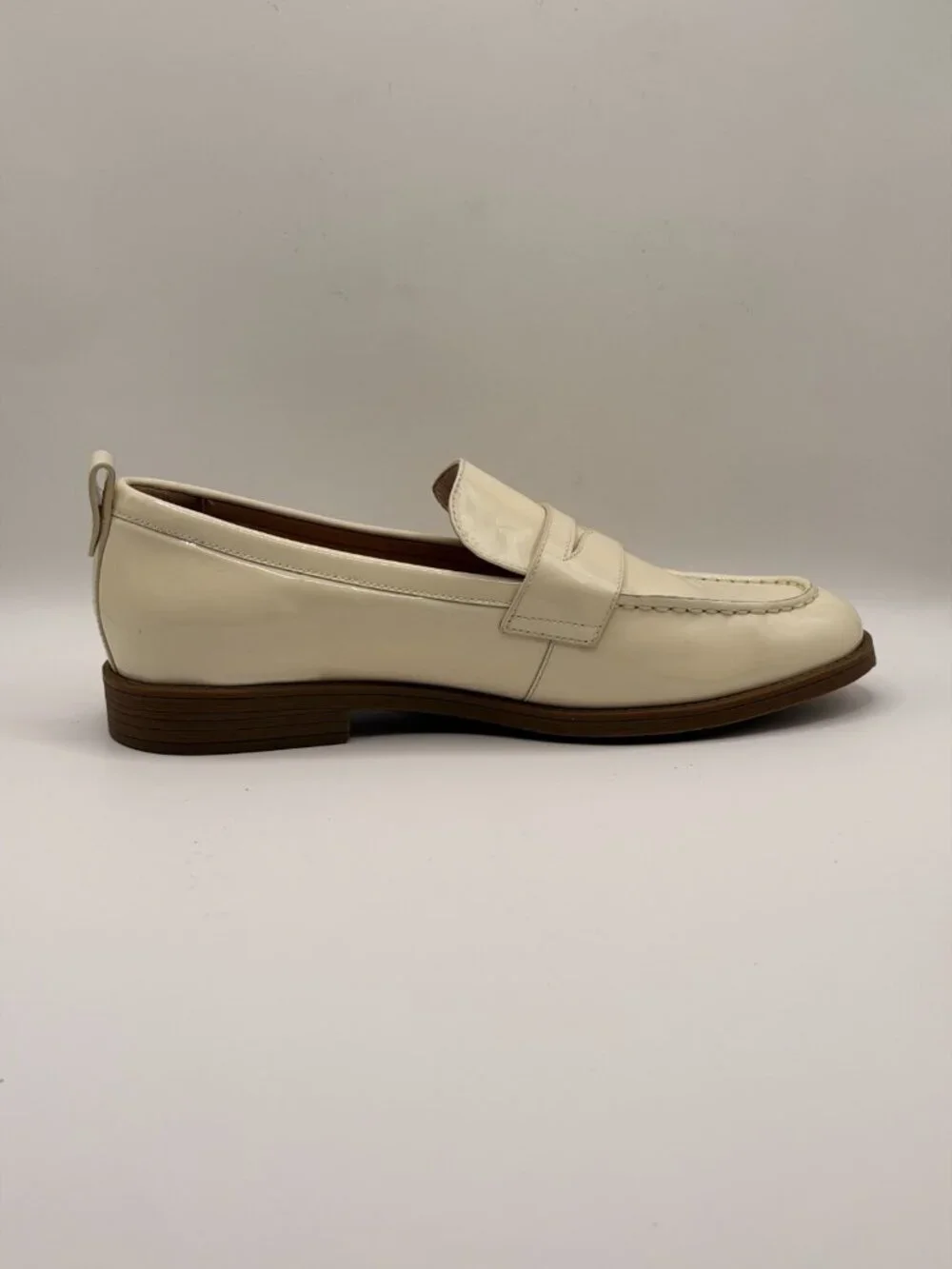 Cole Haan Women's Stassi Ivory Penny Loafer Sz 9 B